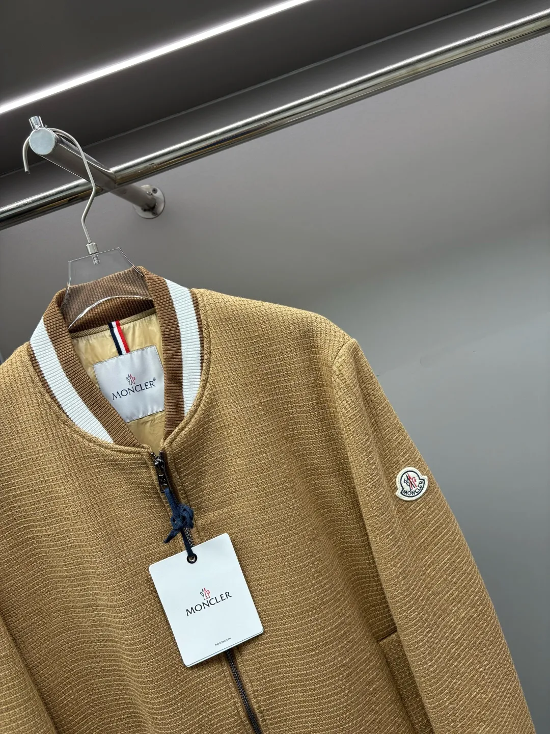 Mocler New Arrival ， ， ✨ Quality ▫️ ， ▫️ ： ▫️ ： ▫️ ： ， · ： · ： · ： ， ， “ + ” ， Premium ， Sizes：M-XXXL ：Black Khaki